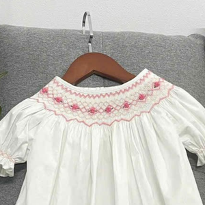 Robe en lin doux smocké faite à la main pour bébé filles Style décontracté pour le premier anniversaire de l'enfant en bas âge OEM Made in Vietnam - Product Image 5