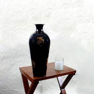 Jarrón de metal negro Midnight Bloom de lujo moderno de acero inoxidable y vidrio cerámico para uso en exteriores - Product Image 4