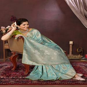 Sari de seda Royal Dola con intrincado diseño tejido Zari - Product Image 3