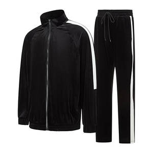 Vente en gros de survêtements 2 en 1 pour hommes Ensemble de jogging Ensemble à capuche Survêtement personnalisé en polyester/coton respirant à séchage rapide - Product Image 2