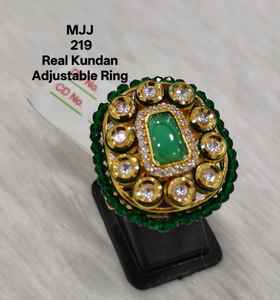 Fournisseur indien Bague Kundan fabriquée à la main pour les femmes pour les mariages ou les festivals et les cadeaux disponibles au prix d'usine - Product Image 2