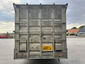 Remolque para Ganado de 30 pies y 3 Pisos, Usado, en Buen Estado, Estándar Austriaco, Disponible para Venta al por Mayor - Product Image 3