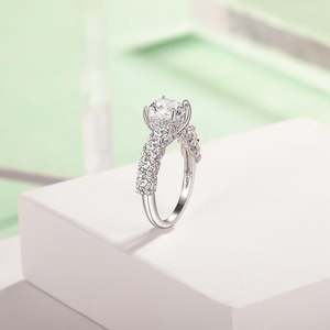 แหวนหมั้นเพชรรูปหัวใจเจลิยา พร้อมวงแหวนครึ่งวงนิรันดร์ สีโรสโกลด์ - Product Image 6