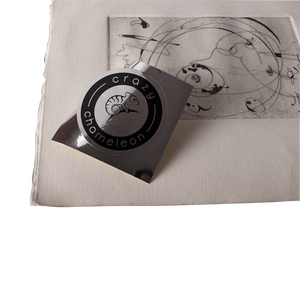 Autocollants personnalisés en vinyle argenté métallisé, imperméables, résistants aux déchirures et à la chaleur, découpés à la forme, pour casques, vélos, casques de sécurité, et usage professionnel - Product Image 3