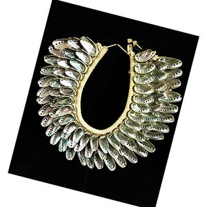 Collier décoratif en coquillage d'Abalone d'Indonésie, décoration en coquillage naturel écologique, motif de décoration en coquillage, bijoux durables - Product Image 1