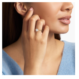 โคแคน แพลนเน็ต เอลเลแกนท์แหวนหมั้นทองคำขาว 18K สไตล์วินเทจประดับเพชร – เครื่องประดับดีไซน์เนอร์สำหรับผู้หญิง - Product Image 2