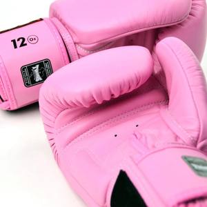 Professional Full Grain Leather Lightweight Boxing Gloves with Hand Grips and <b>Hook</b> Loop Closure for Sanda Training <b>Outdoor</b> Use - Product Image 2