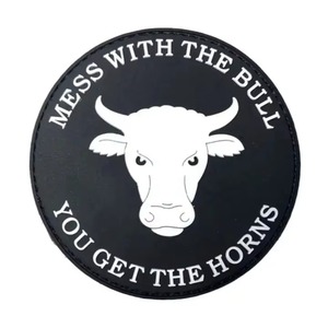 Insigne PVC 3D personnalisé Patch en caoutchouc avec coeur et forme de fleur pour vêtements chapeaux vêtements étiquettes pour lettre Logos - Product Image 3