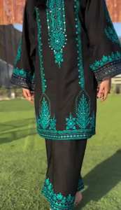 Ropa de diseñador Algodón puro con bordado Puntada de cadena Trabajo con espejo real Trabajo con manga completa Top y pantalón con Dupatta - Product Image 3