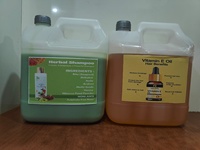 Huile de croissance capillaire vegan biologique intensive avec gingembre et ingrédients à base de plantes pour une repousse plus rapide et des soins capillaires professionnels