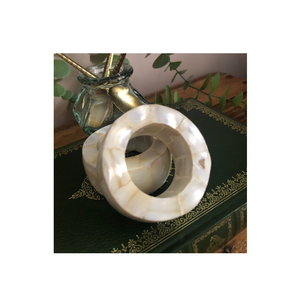 แหวนรัดผ้าเช็ดปากมุกสำหรับงานแต่งงานงานเลี้ยงโลโก้ตามสั่งชัดเจนเครื่องใช้บนโต๊ะอาหารรูปทรงกลม - Product Image 1