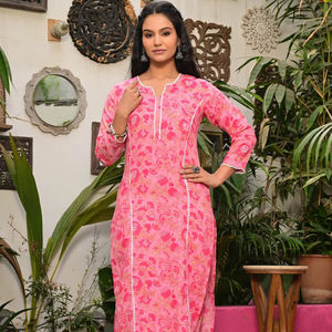 Ensemble Salwar Kameez en coton imprimé floral pour femmes, rose ethnique, pour fête d'été, avec kurta et pantalon mi-longs - Product Image 1