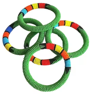 Pulsera bordada con cuentas multicolor hecha a mano, artesanía MD elegante de calidad perfecta para ocasiones de fiesta - Product Image 1