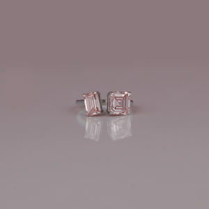 Anillo de Compromiso con Engaste de Bisel en Oro Blanco de 18 Quilates, Diseño Personalizado, Corte Esmeralda Asscher, Diamante Rosa Cultivado en Laboratorio, Certificado IGI 2.5-3.0 - Product Image 1