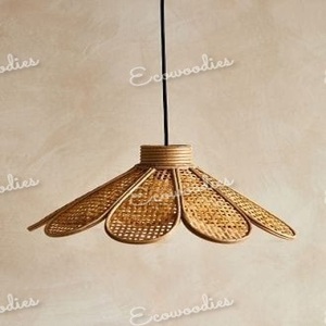 Elegante pantalla de bambú colgante en forma de pétalo interior Natural hecho a mano mimbre luces colgantes de techo para decoración del hogar - Product Image 1