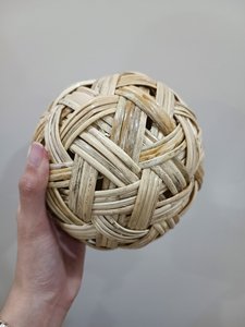 ลูกบอลหวายสีหลักสำหรับฝึกสัตว์เลี้ยงอุปกรณ์ฝึกนกของเล่นหวายทรงกลม - Product Image 2