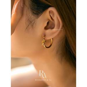 Orecchini a Cerchio Annodati Placcati Oro 18K - Orecchini Pendenti in Oro Inossidabile per Damigelle - Regalo di Moda - Product Image 1