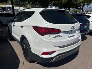 Hyundai Santa Fe Sport 2.4L d'occasion 2017 - Product Image 2