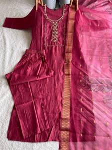Traje Salwar de seda hecho a mano de diseñador con Dupatta para funciones de boda pakistaní Ropa india y pakistaní - Product Image 5