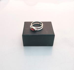 925แหวนเงินแท้สำหรับผู้หญิงแหวนแต่งงานประดับพลอยโกเมนคริสตัลตัดเพชรขายส่งจากโรงงาน - Product Image 2