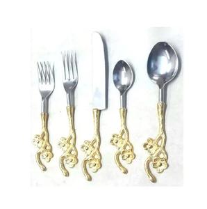 Cubertería de Metal forjado a mano, mango de color negro, incluye cucharas, cuchillos, tenedores, cucharas de mesa - Product Image 4