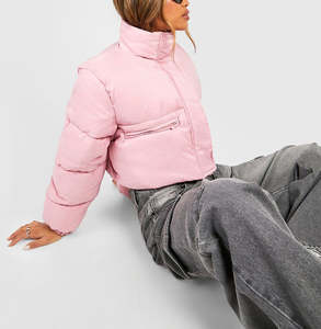 Chaqueta Corta Acolchada Rosa Personalizada para Hombre, OEM |   Relleno de Algodón |   Abrigo Acolchado con Burbujas |   Bordado Frontal |   Chaqueta de Invierno Estilo Shorts - Product Image 5