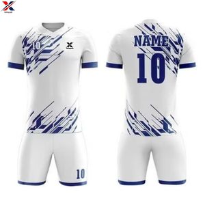 Uniforme de football de haute qualité 100% polyester respirant léger à séchage rapide à manches courtes avec logo personnalisé pour hommes adultes - Product Image 1
