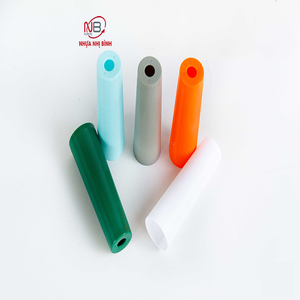 Bobines coniques en plastique PP colorées personnalisées de haute qualité pour machine à coudre, pièces en forme de V pour le filage textile, plastique Nhi Binh ISO - Product Image 2