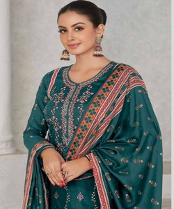 Caftan turc élégant pour femmes de couleur bleue modeste avec longue robe formelle et élégant Hijab Dupatta comme robe de soirée modeste - Product Image 1