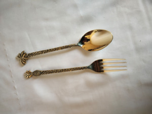 Ensemble de couverts de table de mariage élégant, ensemble de couverts en acier inoxydable avec manche en résine, ensemble de couverts décoratifs indiens faits à la main de qualité supérieure - Product Image 3