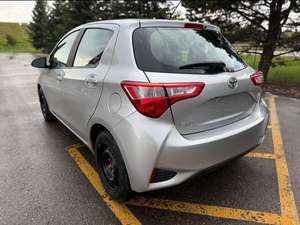 2018 para Toyota Yaris Hatchback Bajo Consumo de Combustible Caja de Cambios Manual/Automática Interior de Cuero Oscuro Eléctrico/Gasolina 4L - Product Image 3