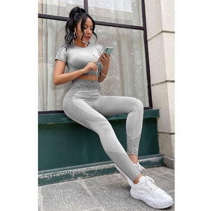 Ensemble de sport 2 pièces pour femme : haut court à manches courtes et pantalon de yoga taille haute – Vêtements de fitness et de gym en gros - Product Image 1
