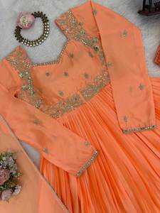 Setelan Salwar Gown Panjang Biasa dengan Dupatta, Ukuran <span class=keywords><strong>M</strong></span> hingga 3XL, Kain Georget Berkualitas Tinggi dengan Detail Bordir & Payet, Cocok untuk Pesta SIE - Product Image 3