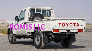 First Owner 2025 Toy-ota Land Crui-ser 79 Pickup 5-door 5-seater SUV 8 Cylinder 4.2L Diesel Manual Used Car LHD Dark Fabric - Product Image 5