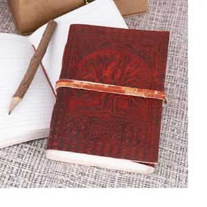 Rood Gekleurde Custom Made Diepe Reliëf Leer Tijdschriften Gemaakt Met Oude Look Handgemaakte Papieren En Lederen Band Tie