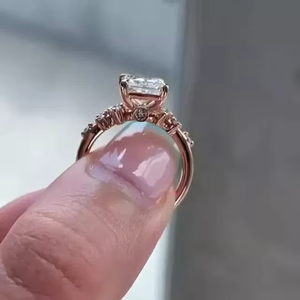 Anillo de Diamantes Cultivados en Laboratorio con Corte Radiante Certificado por IGI, 3.10CT en Oro Amarillo de 14k, Joyería Nupcial de Lujo para Aniversario de Bodas - Product Image 2