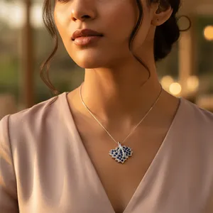 Collier pendentif feuille en argent 925 avec saphir bleu, chaîne serpent plaquée rhodium, bijoux classiques pour femmes, à porter au quotidien, provenant du Rajasthan - Product Image 1