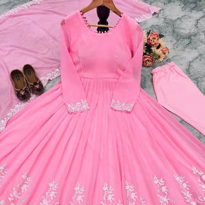 VESTIDO LOOK FIESTA CON DUPPATA Y TRABAJO BORDADO - Product Image 1