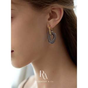 Orecchini Pendenti in Acrilico Trasparente e Cristallo, Leggeri, Irregolari, con Cerchio Dorato, Stile Religioso - Product Image 2