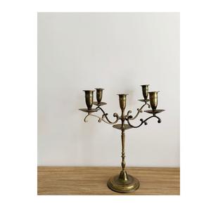 Candélabre en métal élégant, finition classique, parfait pour les centres de table, les tables de mariage, les soirées romantiques et la décoration intérieure - Product Image 3