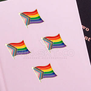 Insignias de Solapa Personalizadas de Alta Calidad con Imperdible, Resistentes al Agua y Ecológicas, Suministro Directo de Fábrica para Prendas - Product Image 6