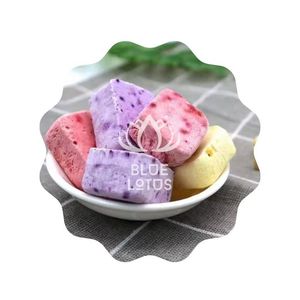 Lotus bleu Offre Spéciale 2025 cubes de yaourt lyophilisés collation croustillante naturelle pour les amateurs de régime alimentaire sain - Product Image 1