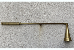 La mayoría de los apagadores de velas personalizados de lujo en latón antiguo con diseño elegante, perfectos para decoración del hogar al por mayor y soluciones de regalo - Product Image 5