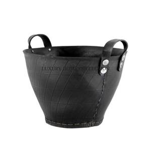 Seau à charbon de qualité supérieure en cuir épais avec poignée en cuir ergonomique pour plus de confort et de stabilité pendant le transport. - Product Image 1