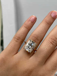 แหวนหมั้นเพชรโมอิสสีเงินสเตอร์ลิง4ง่ามชุบทองสีเหลืองทันสมัยของขวัญสำหรับงานแต่งงานทันสมัย - Product Image 2