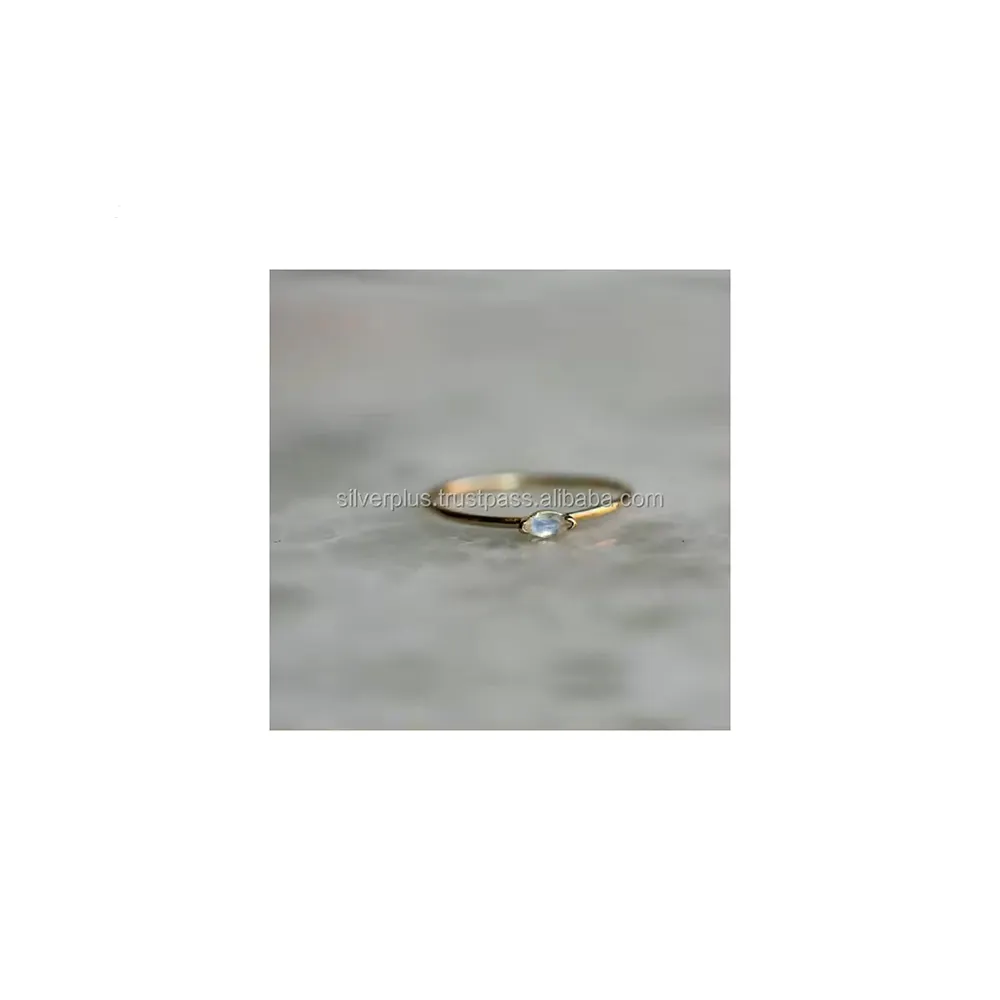 Anello di pietra di luna naturale con anello di fede nuziale di vendita calda disponibile al prezzo competitivo