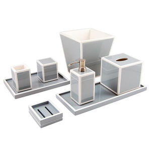 Ensemble d'accessoires de salle de bain de luxe en laque noire avec plateau distributeur de savon porte-brosse à dents porte-savon pour hôtel et décoration intérieure - Product Image 6