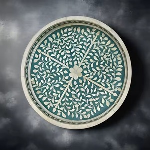 Plateau hexagonal en bois avec incrustation d'os Design noir Plateau élégant fabriqué à la main pour les collations de tous les jours Centre de table et usage domestique - Product Image 5