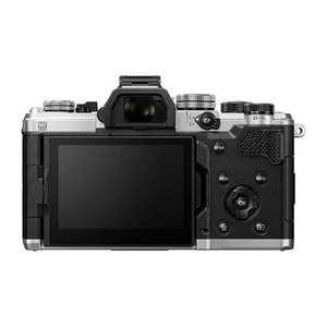 Appareil photo système Micro Four Thirds avec capteur empilé BSI 20 MP et stabilisation d'image 5 axes pour l'action et le sport, couleur argent - Product Image 6