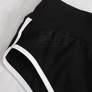 Shorts de sport pour femmes de la meilleure qualité, taille haute, élastique, couleur unie, respirant, séchage rapide, en spandex/nylon, fabriqué au Pakistan - Product Image 5